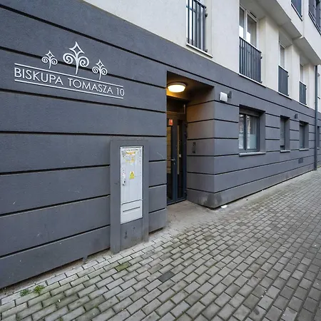 Apartment Elegancki We Wroclawiu Blisko Parku I Rzeki Z Klimatyzacja W Salonie I Biurkiem By Renters